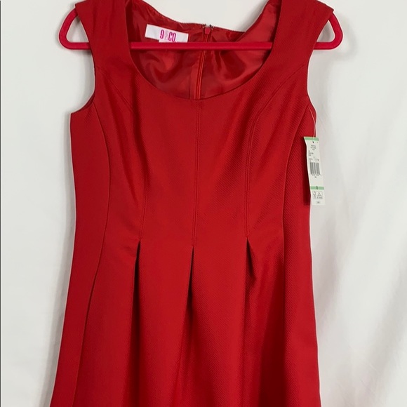 9&CO. Red sleeveless dress size 8. Has pockets - Picture 2 of 10